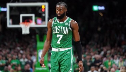 米兰体育官网-布朗是绿军领袖 他的地位是不是已超越塔图姆了？