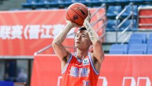 体检过了？媒体人：陈林坚今晚就会抵达青岛和山东男篮会合